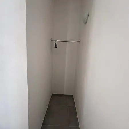 La Riva Guest house